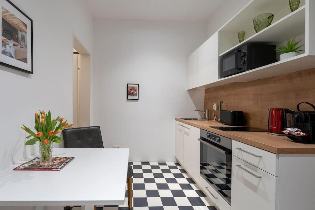비엔나 Practical 1Br Flat By Center By Hm 아파트 외부 사진